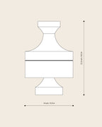 Designskizze ANUKI rot von NIEVEN technische Illustration der abstrakten Holzfigur aus Esche mit organischer Form zeigt Aufbau der zweiteiligen Holzschale gefertigt in Deutschland.