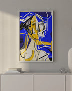 Fine Art Print CUBISME von Jean-Philippe Henric als Wandbild in modernem Interieur. Das kubistische Porträt in kräftigem Blau und warmem Gelb zieht die Blicke auf sich. Hochwertiger Digigraphie Kunstdruck auf strukturiertem Papier. Stilvoll präsentiert mit Rahmen auf Sideboard.