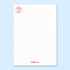 Rückseite der Dankeskarte mit strukturierter weißer Papieroberfläche, rotem Siegel ‚In Deutschland gedruckt‘ oben links und kleinem Schriftzug ‚studio ciao‘ unten mittig.