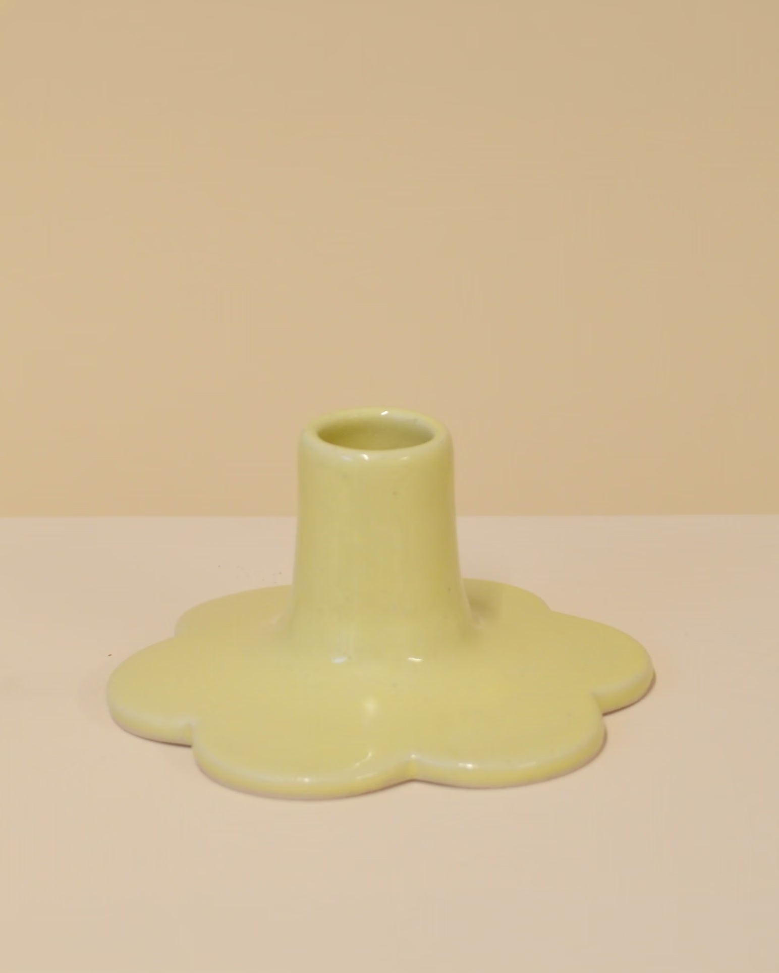 Kerzenhalter Flower Buttergelb