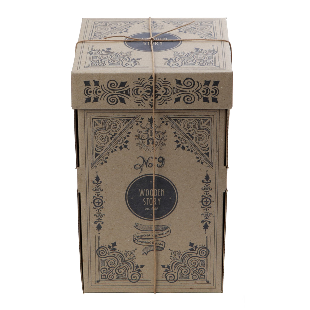 Nachhaltige Geschenkverpackung aus recyceltem Karton für Holz Stapelturm, hochwertige Produktbox von Wooden Story