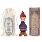 Nachhaltige Verpackung der Steckfigur Gelb von Wooden Story mit Baumwollbeutel und Pappröhre mit Holzdeckel