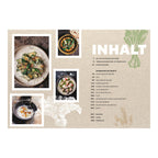  Inhaltsverzeichnis (Paul Ivić – Vegetarisch): Grafisch gestaltetes Inhaltsverzeichnis des Kochbuchs mit Kapiteln wie Pasta, Wurzelgemüse, Salate und Süßes. Umrahmt von vier Food-Fotografien auf beigem Hintergrund.