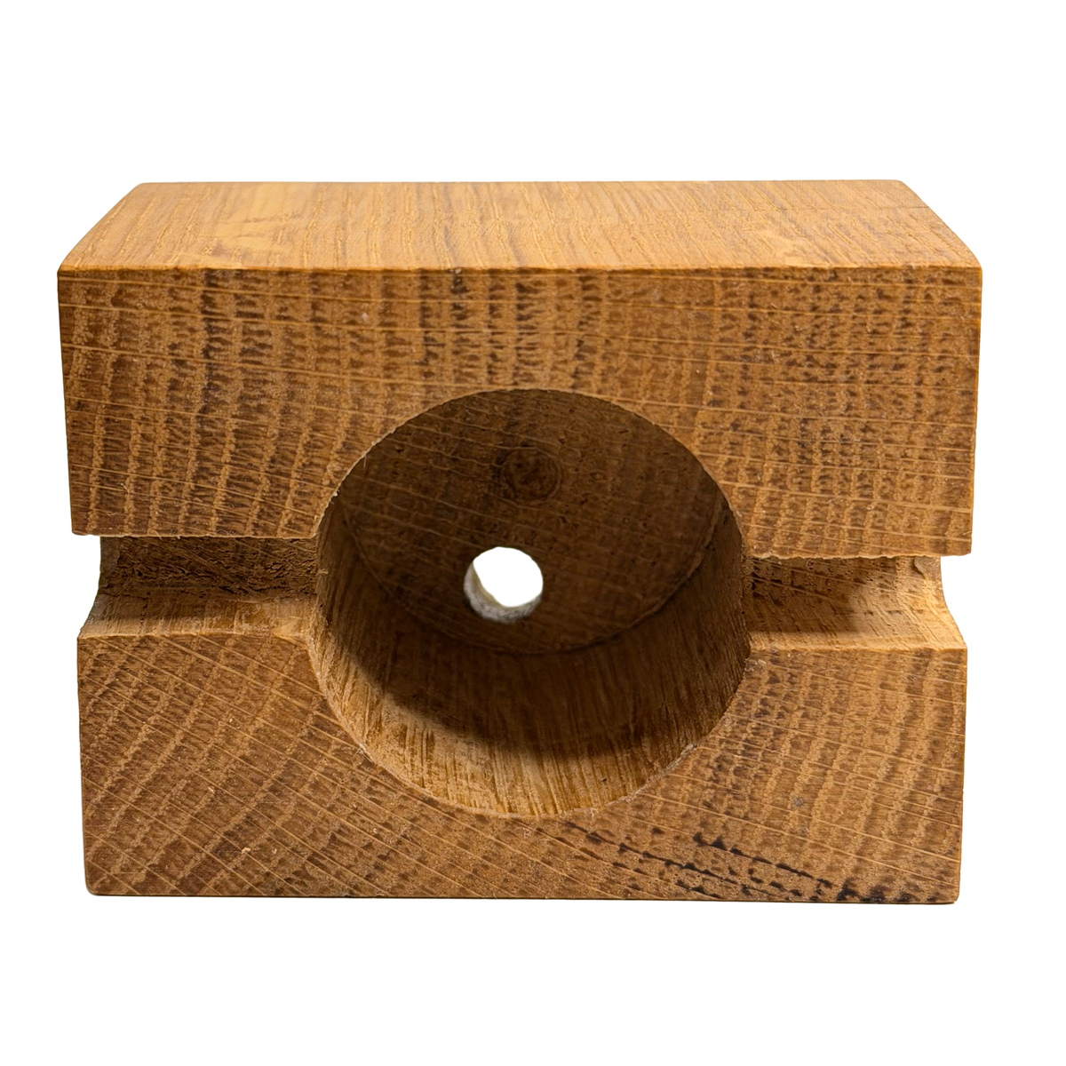 Unterseite des Räucherhäuschens Wieden aus recyceltem Wiener Eichenholz mit eingelassener Räucherkegel-Halterung, handgefertigt von RadandYellow.